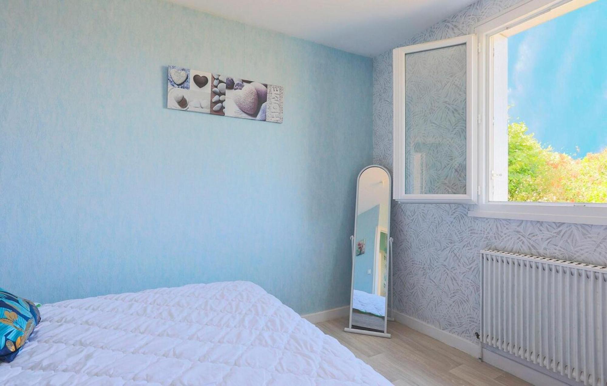 2 Bedroom Stunning Home In Ploumagoar Zewnętrze zdjęcie